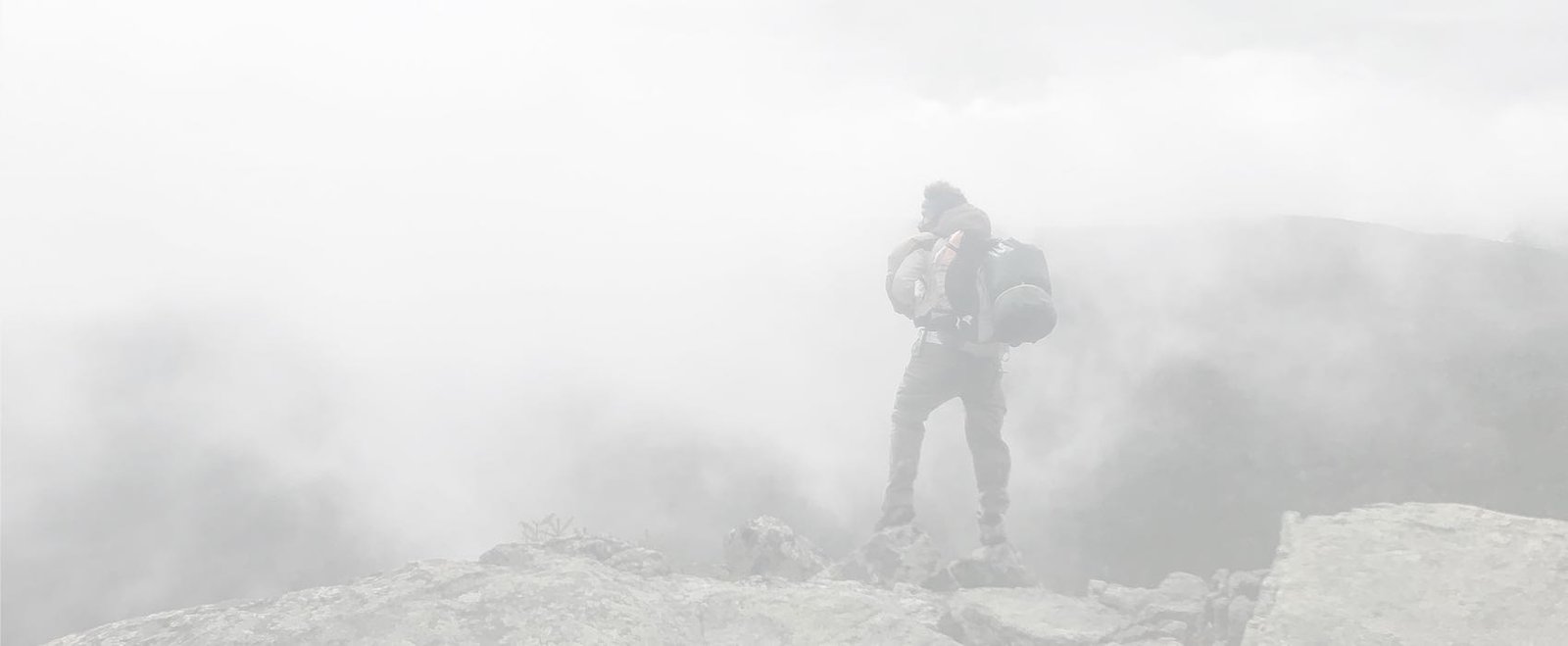 balazs-busznyak-3mtcyvbAqzM-unsplash آيباد إير 11 بوصة M3 - 128 جيجا